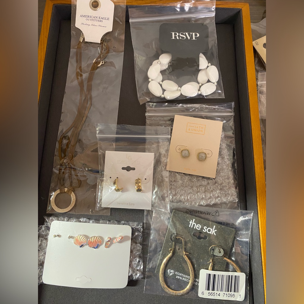 Loris Gifts (6 Items Bundles)